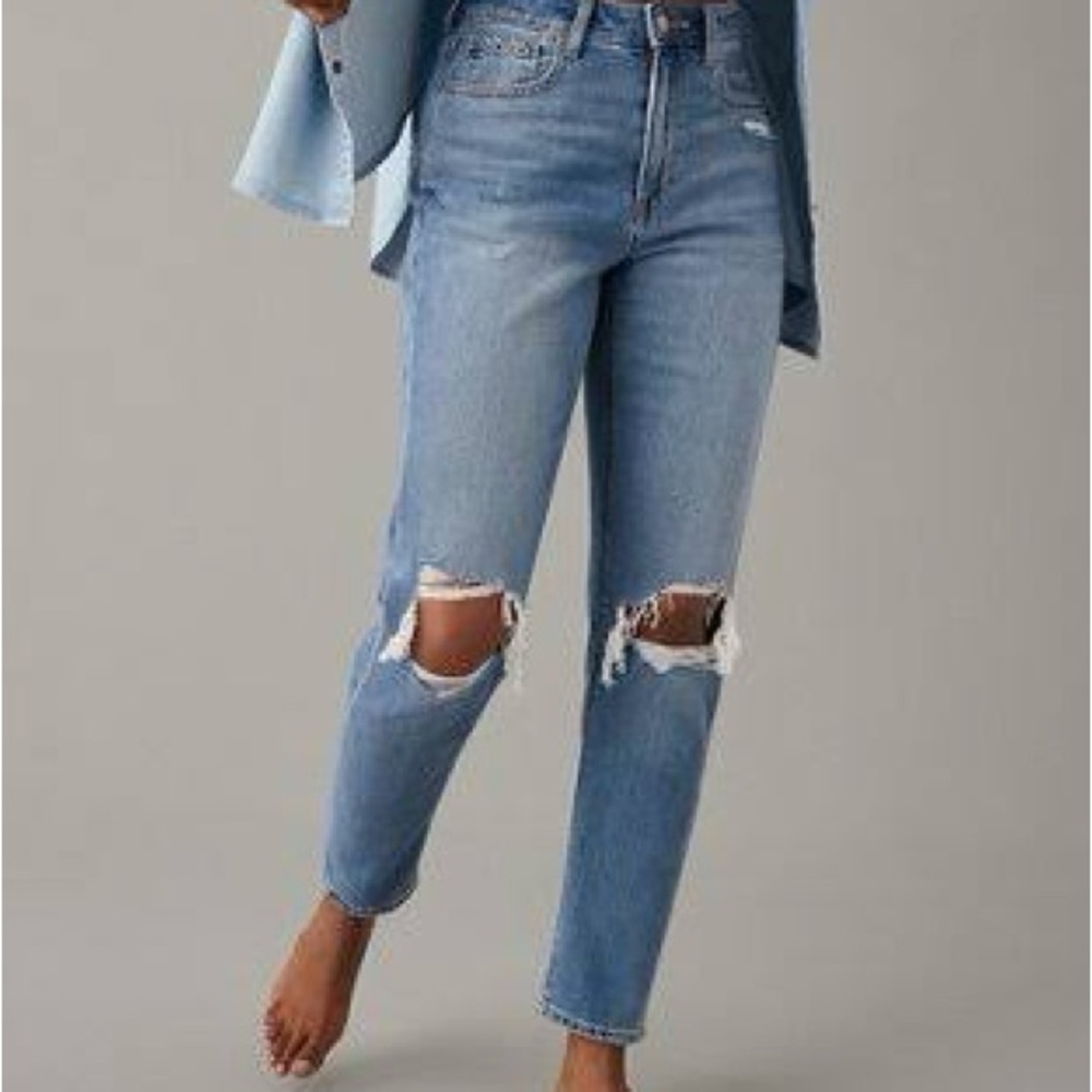 American Eagle Outfitters Light Blue Distressed Jeans
